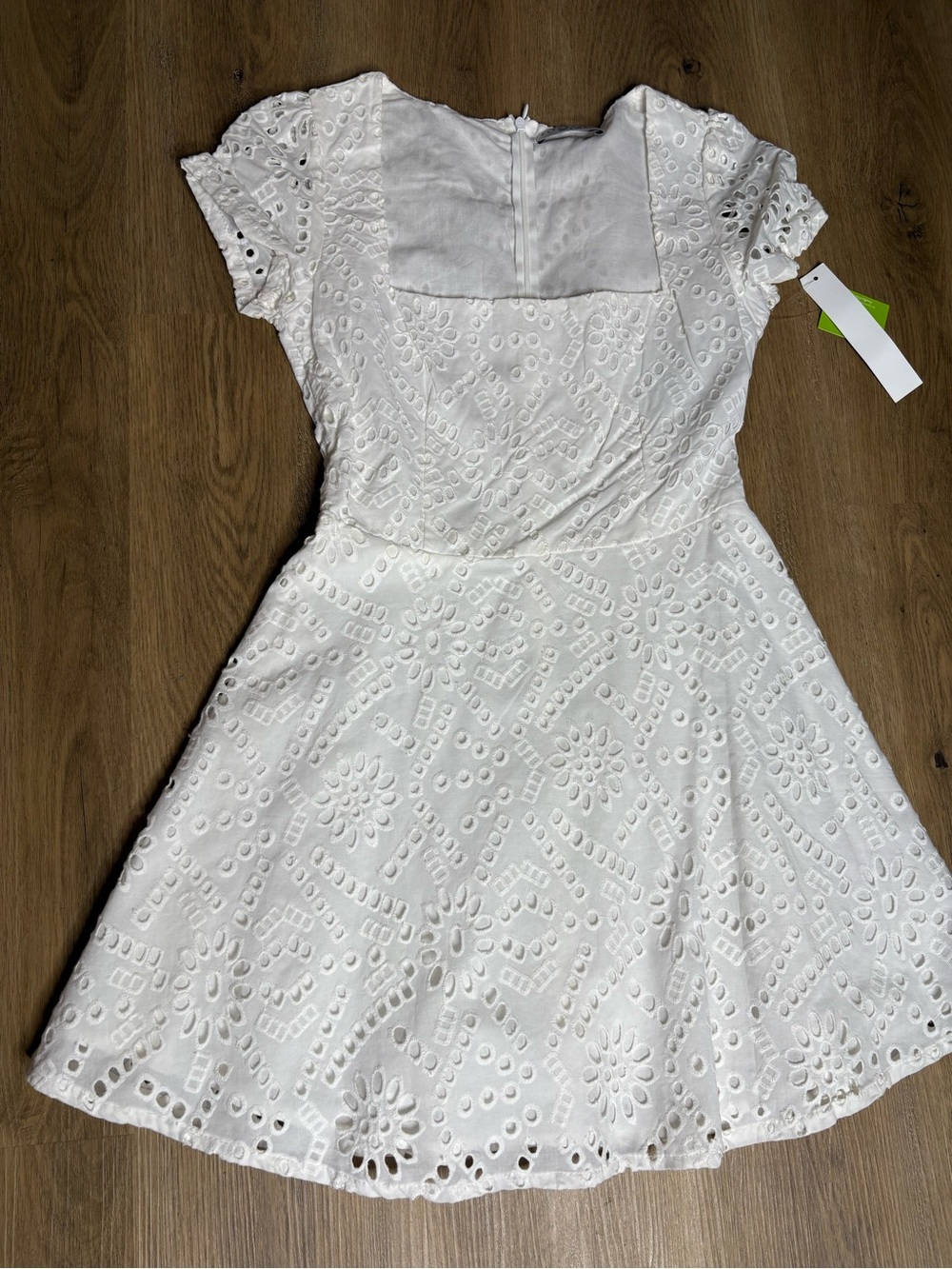 NWT Flynn Skye White Eyelet Square-Neck Dress Size Small